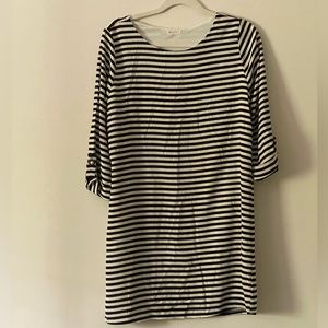 EVERLY mini dress black & off white stripe 3/4 sleeves. Size M